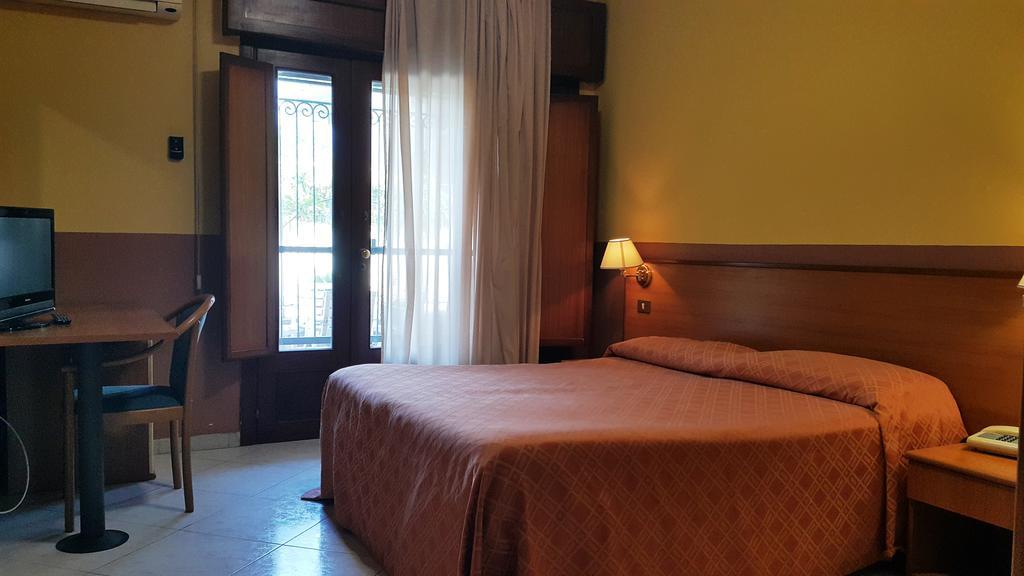 Hotel Iside Pompei Luaran gambar